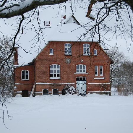 Ferienwohnung Ehemalige Revierfoersterei "Morgensuenn" Kuhstorf Exterior photo