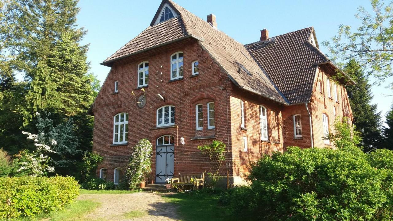 Ferienwohnung Ehemalige Revierfoersterei "Morgensuenn" Kuhstorf Exterior photo